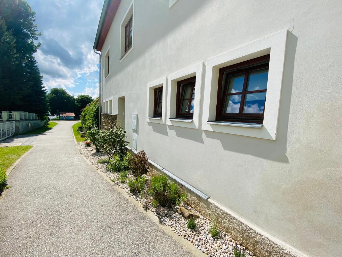 Apartmány V uličce Frymburk Esterno foto